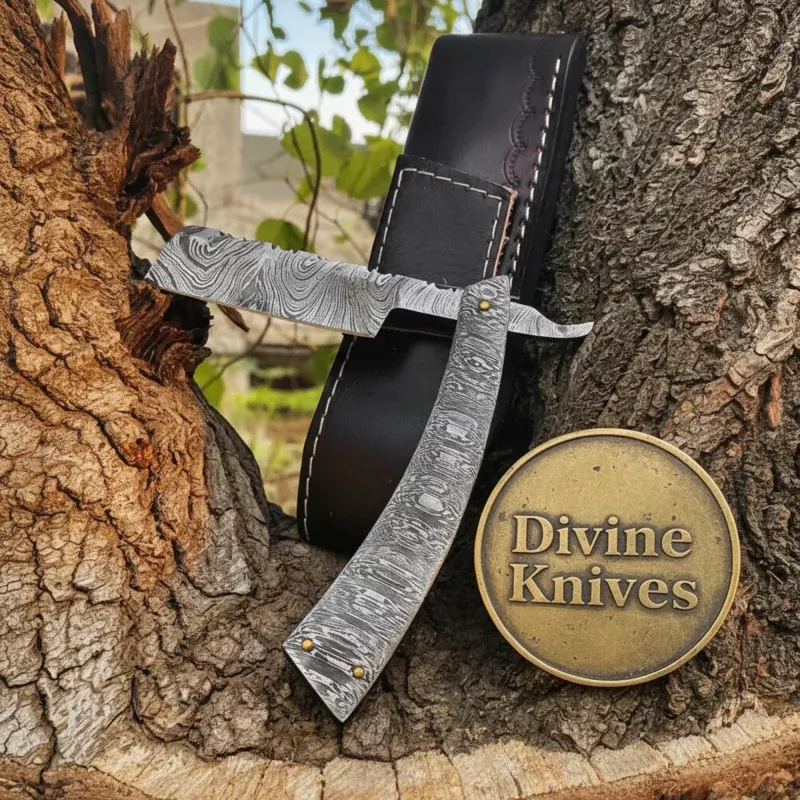 Damascus Straight Razor with Leather PouchHandcrafted All-Steel Cut-Throat Razor, Ready to Gift