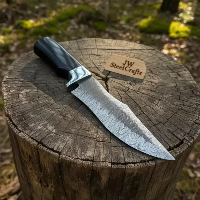 Damascus Trailing Point Fixed Blade Hunting KnifeForged Ladder Pattern Blade, Black Resin Handle & Steel Guard