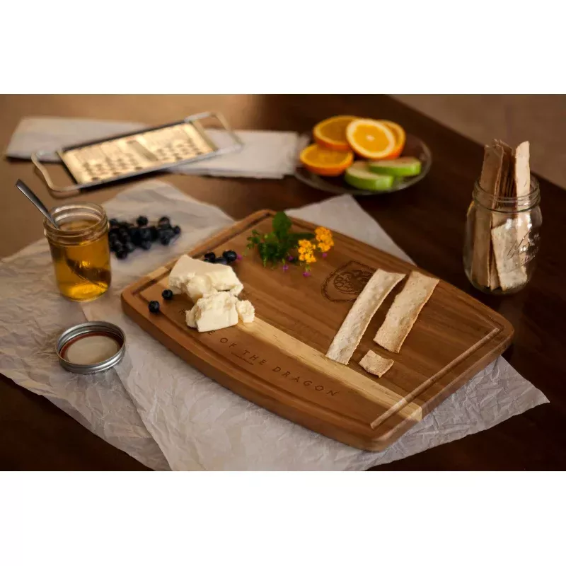 House of the Dragon – Ovale Acacia Cutting Board