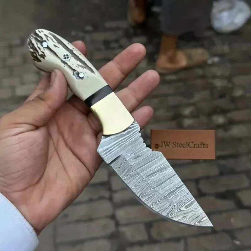 Premium Hunting Knife 4 Damascus Steel Fixed Blade Synthetic Stag Handle Straight Back