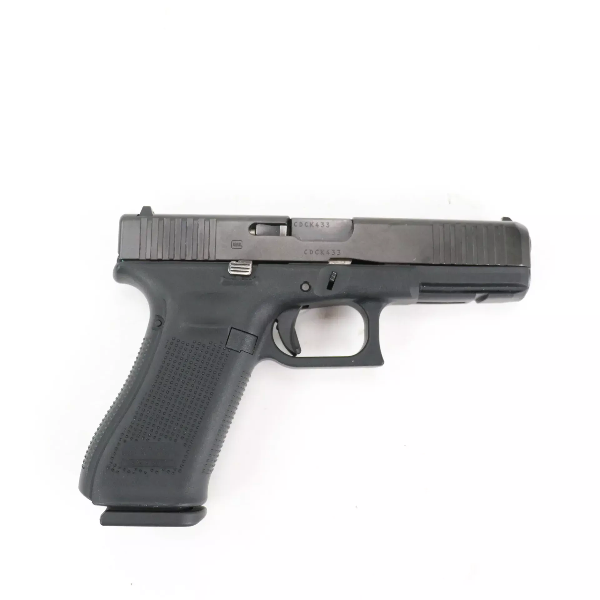 USED - Glock 17 Gen 5 9mm Semi Auto Pistol GTO381588