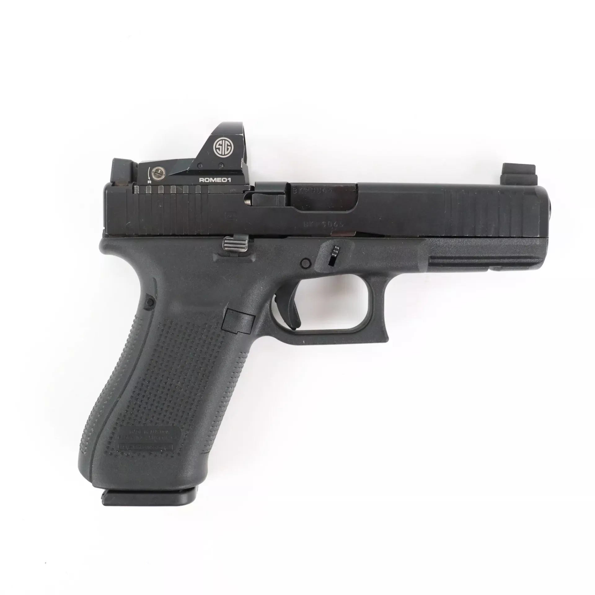 USED - Glock 17 Gen 5 9mm Semi Auto Pistol GTO506038